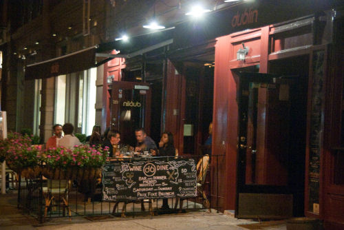 An alfresco restaurant in downtown NYC.