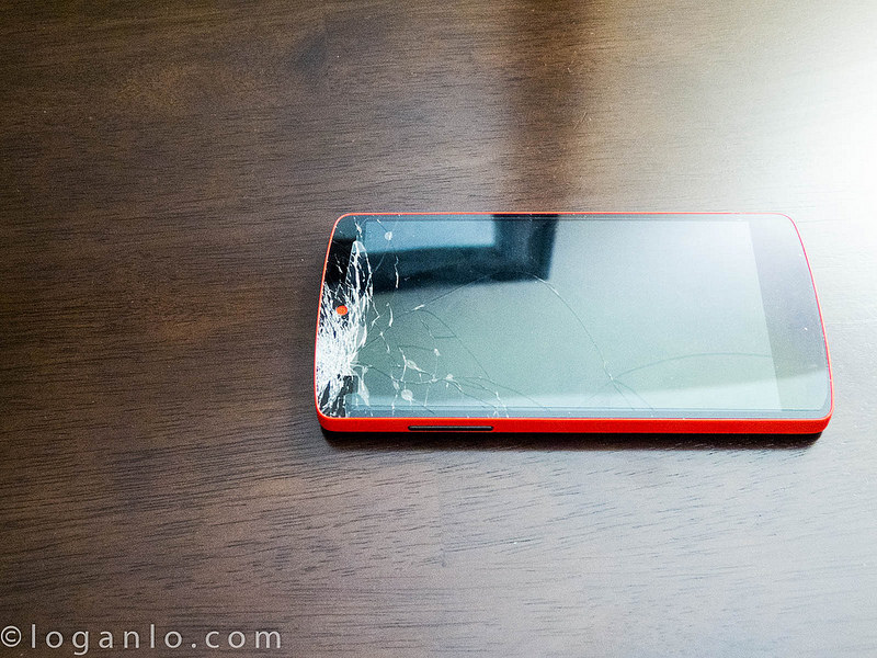 Cracked Red Nexus 5